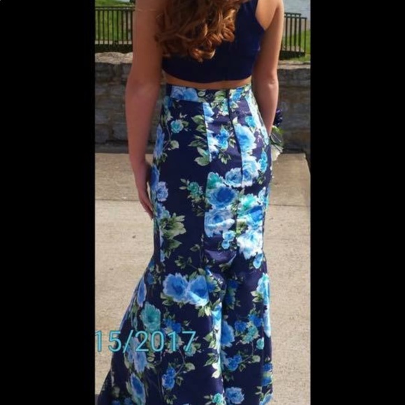 prom dress - Picture 2 of 5